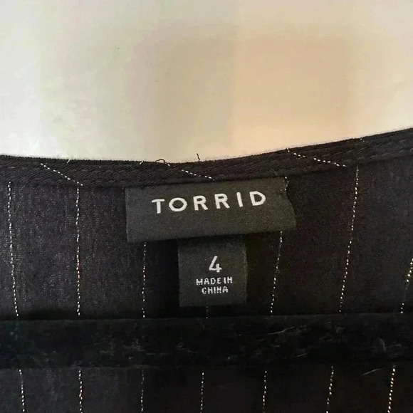 Never Worn Black Torrid Cinch Waist Top with Flutter Sleeves and Gold Stripes - Picture 5 of 7